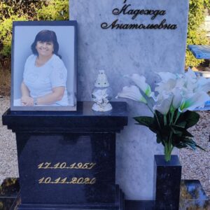 Памятник из гранита